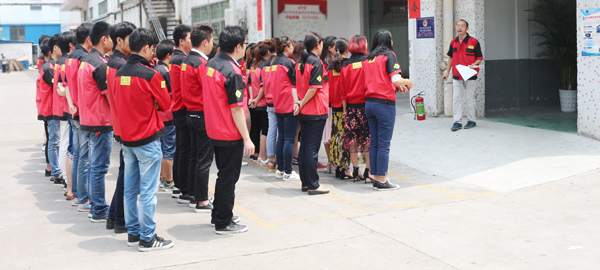 歐恩照明 組織全體員工進行消防安全演習(xí) 深入貫徹落實“一暢兩會” 歐恩照明 組織全體員工進行消防安全演習(xí) 深入貫徹落實“一暢兩會”