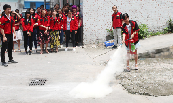 歐恩照明 組織全體員工進行消防安全演習(xí) 深入貫徹落實“一暢兩會” 歐恩照明 組織全體員工進行消防安全演習(xí) 深入貫徹落實“一暢兩會”